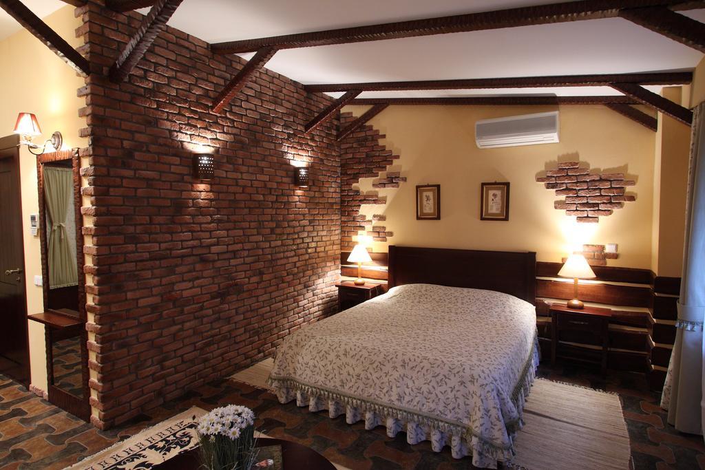 Park-Hotel Butenko Stable Protsev Extérieur photo