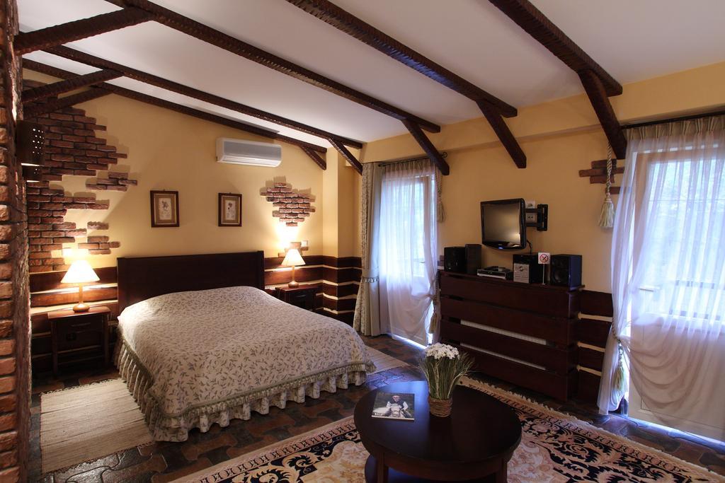 Park-Hotel Butenko Stable Protsev Extérieur photo